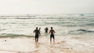 Todas as praias de Santos estão impróprias para banho