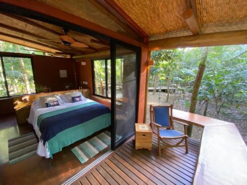 Uma das suítes do hotel em Ubatuba