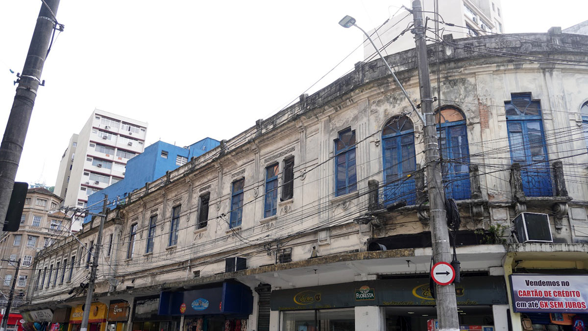 Santos tem 150 mil metros quadrados de área construída e dotada de toda infraestrutura abandonados no Centro