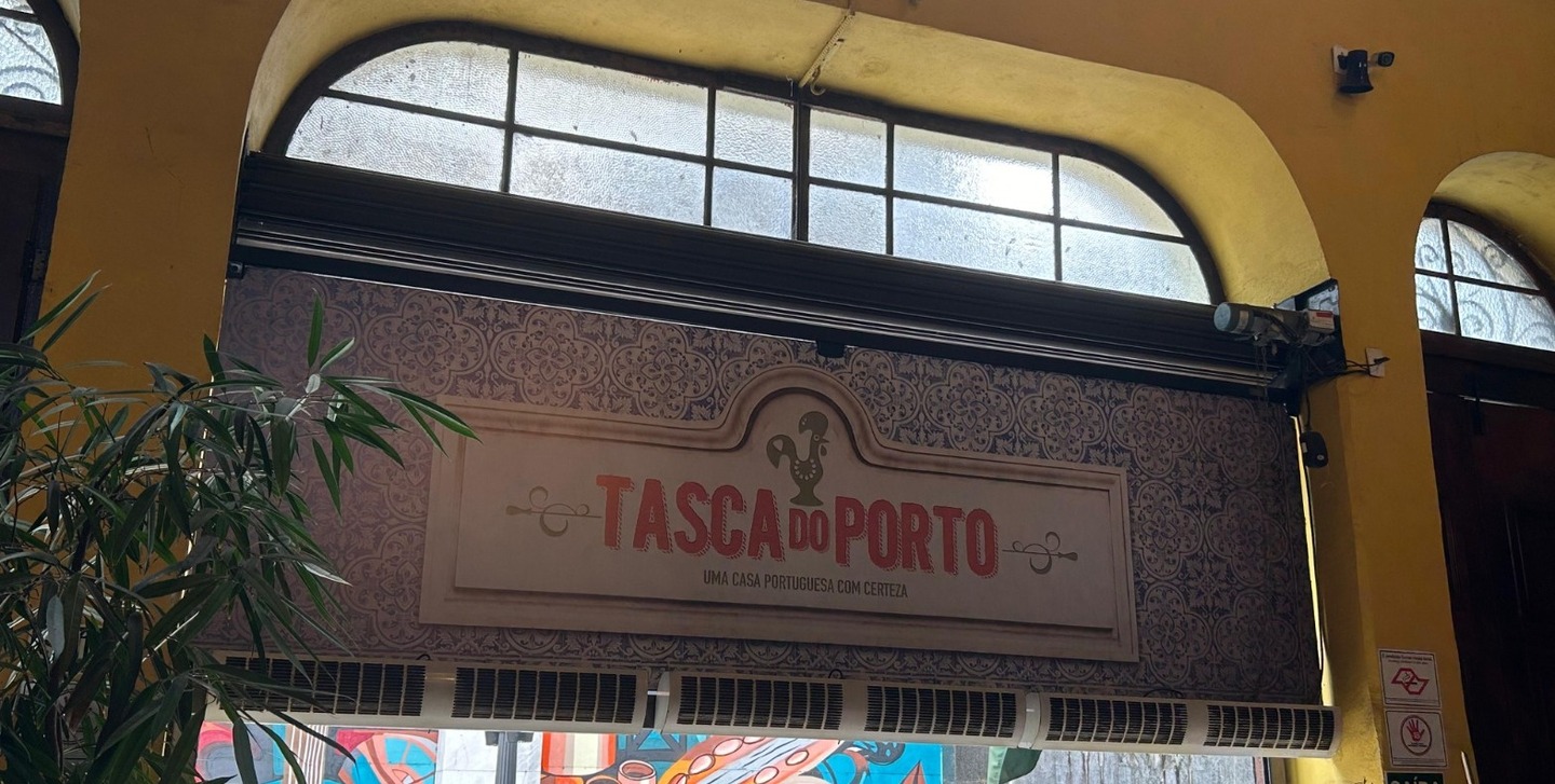 O ambiente do Tasca é cuidadosamente decorado para remeter à cultura portuguesa, com música típica, azeites e até cervejas importadas Isabella Fernandes e Júlia Macedo/DL