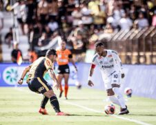 Neymar jogou como titular em seu primeiro jogo após o seu retorno