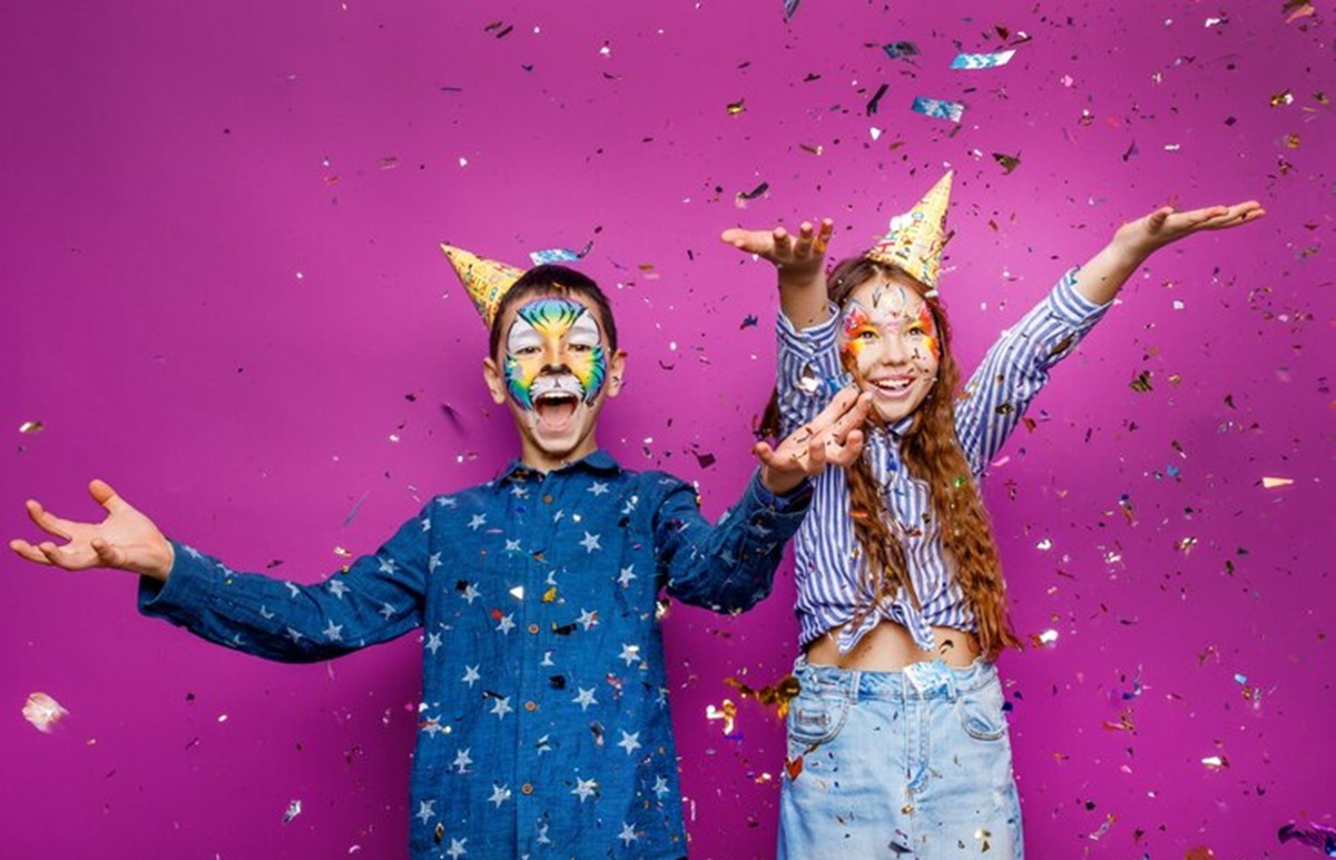 Shoppings do Litoral de São Paulo programam 'bailinhos' para as crianças durante Carnaval