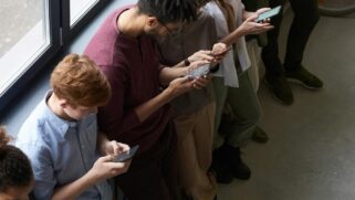 Celulares serão mesmo substituídos por outra tecnologia até 2030?