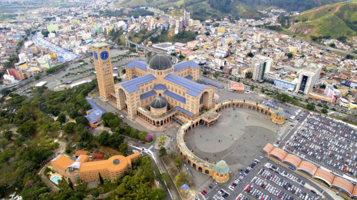 Santuário Nacional de Aparecida é o principal destino religioso no Brasil