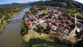 Com 365 cavernas cadastradas, Iporanga possui o maior número de cachoeiras do país