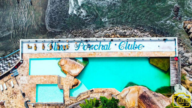 O principal atrativo do clube Piscina do Ilha são as três piscinas naturais