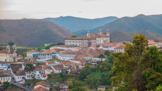Ouro Preto é repleta de museus e arte sacra, proporcionando uma imersão na história do Brasil