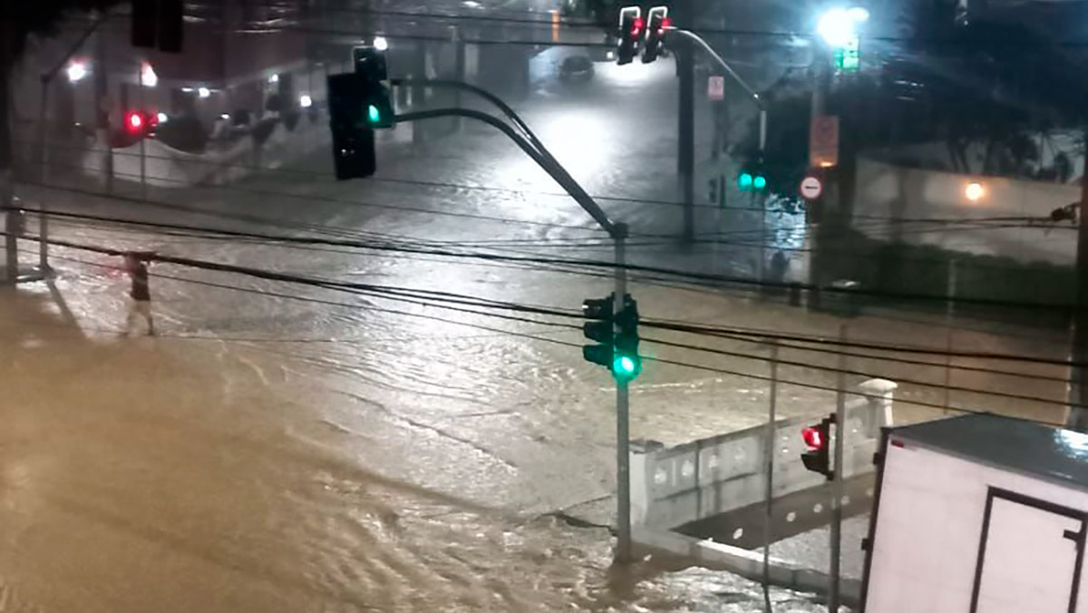 São Pedro não é culpado pela falta de planejamento e nem a Imprensa por mostrar o que está ocorrendo aos olhos de todos