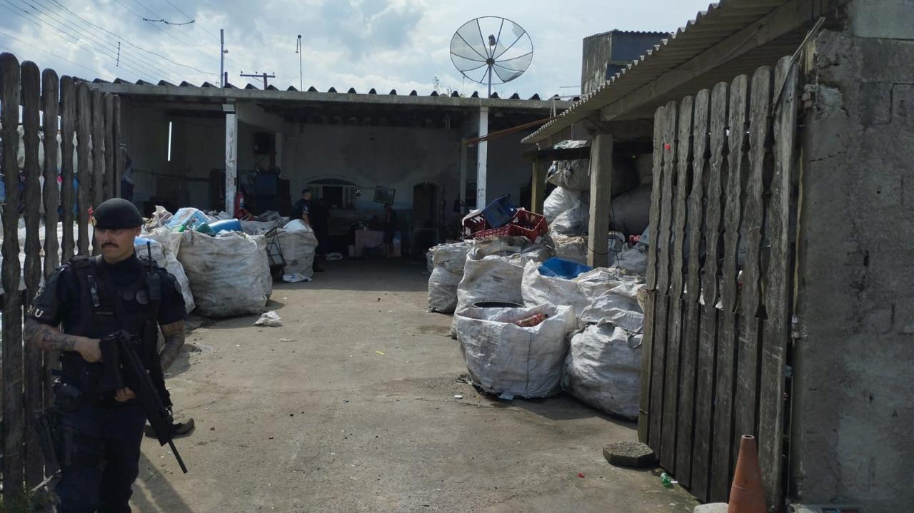 Equipes vistoriaram os depósitos de reciclagem para inibir o comércio de materiais furtados