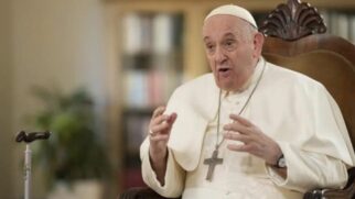 Papa Francisco está internado e está em estado de saúde crítico