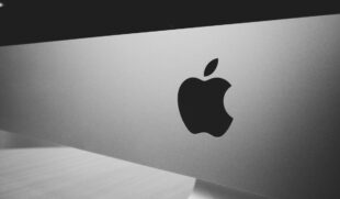 A mordida na maça na logo da Apple tem várias teorias, mas apenas uma é a verdadeira