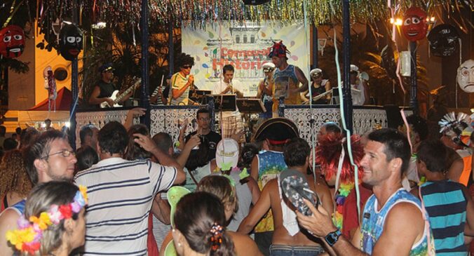 Programação em Ubatuba, no Litoral Norte de SP, começa com Festival de Marchinhas