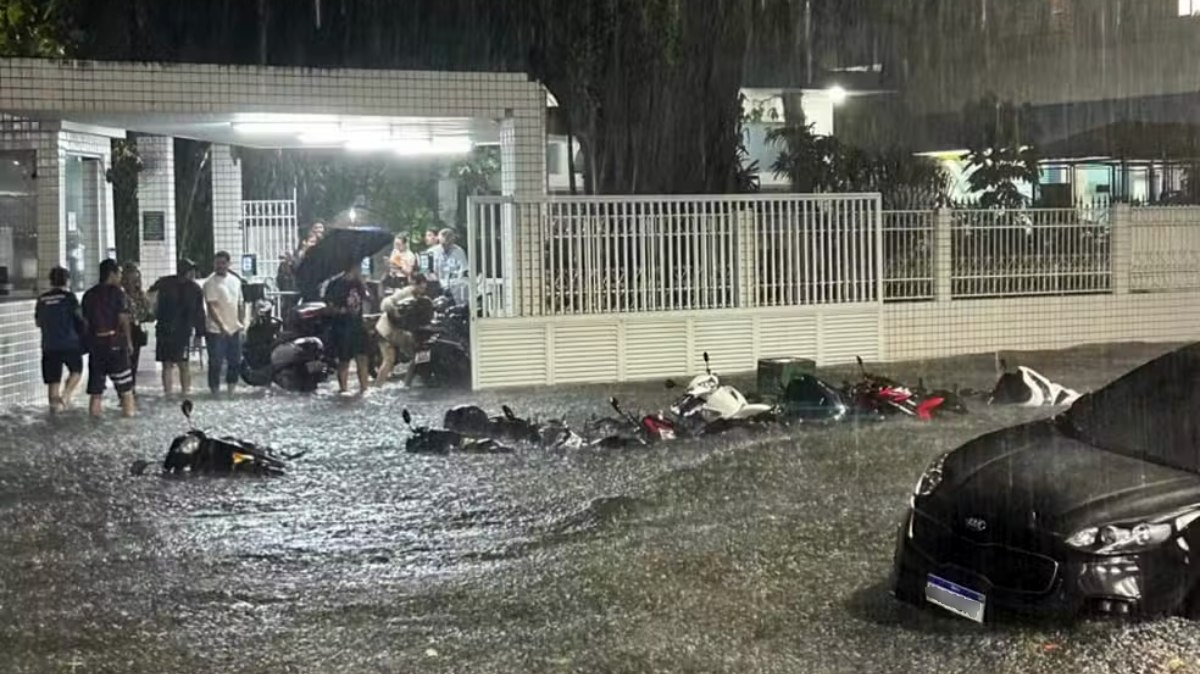 Somente na terça-feira (18), choveu cerca de 148 mm em Santos