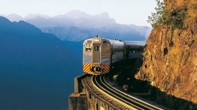 Passeio pela Serra do Mar Paranaense ficou em 14º lugar em uma lista com 60 viagens ferroviárias pelo mundo