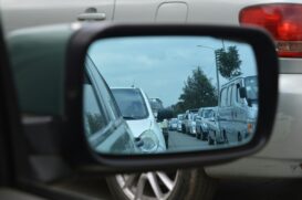 É fake! Retrovisor danificado não deve gerar multa