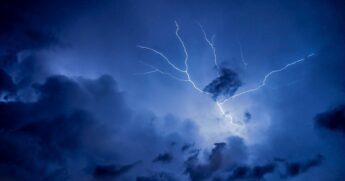 Na Espanha e em outras áreas do oeste europeu, a expectativa é de céu encoberto