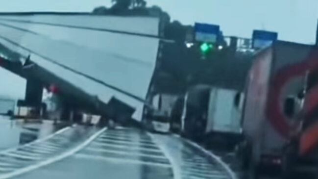 A Polícia Militar Rodoviária também foi ao local para prestar apoio à ocorrência