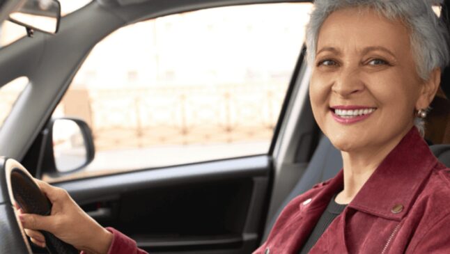 Pessoas com 60 anos ou mais têm direito a emitir o cartão gratuitamente