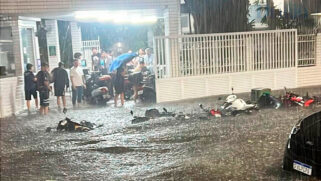 Temporal deixou diversas motos submersas