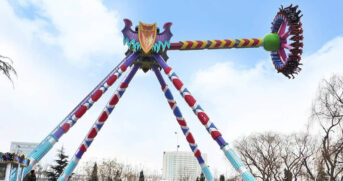 Atração que deve atracar em algum parque brasileiro é similar a essa da foto