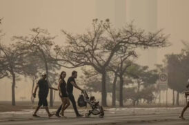 O céu de Brasília tomado pela fumaça das queimadas de 2024