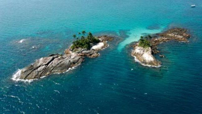 As Ilhas Botinas estão situadas na baía da Ilha Grande
