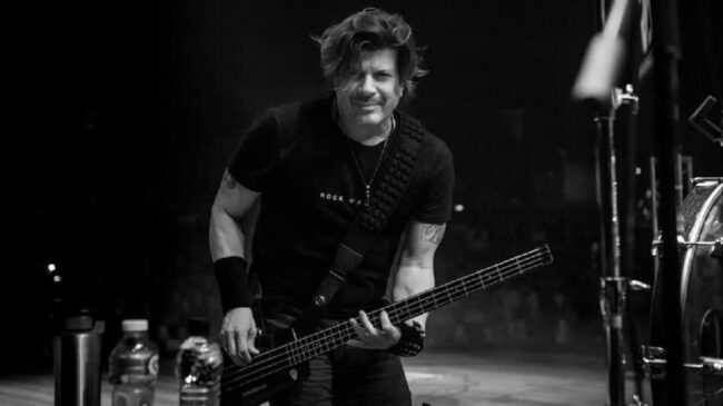Cantor traz sua turnê "Rock Popular", que comemora 35 anos de sucesso