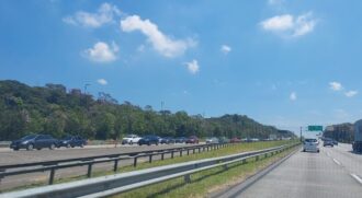 Tráfego é intenso no Sistema Anchieta-Imigrantes desde a última sexta-feira (28), quando começou a Operação de Carnaval