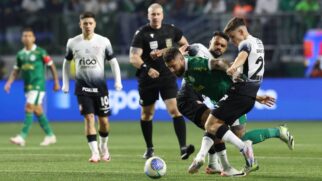 Levando apenas decisões ou mata-mata como parâmetro, os clubes se enfrentaram em 22 oportunidades
