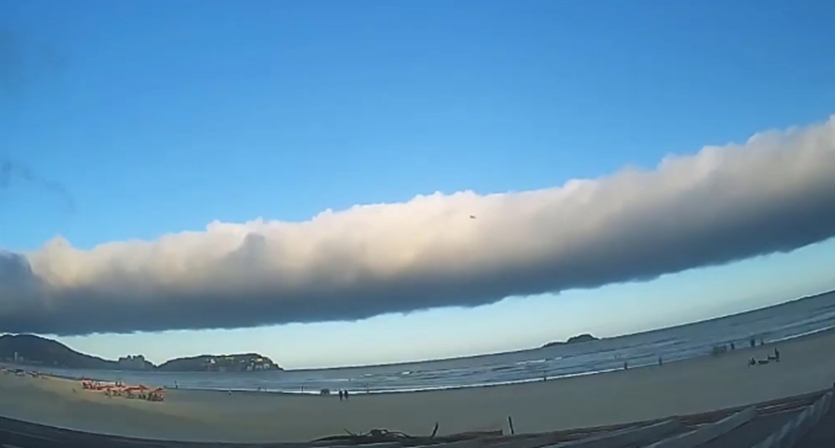 Nuvem rolo é causada pela aproximação de uma fonte fria