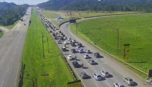 Neste sábado, a Imigrantes registrou mais de 20K de congestionamento em direção do Litoral