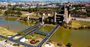 A cidade é famosa por sua hospitalidade e comida boa