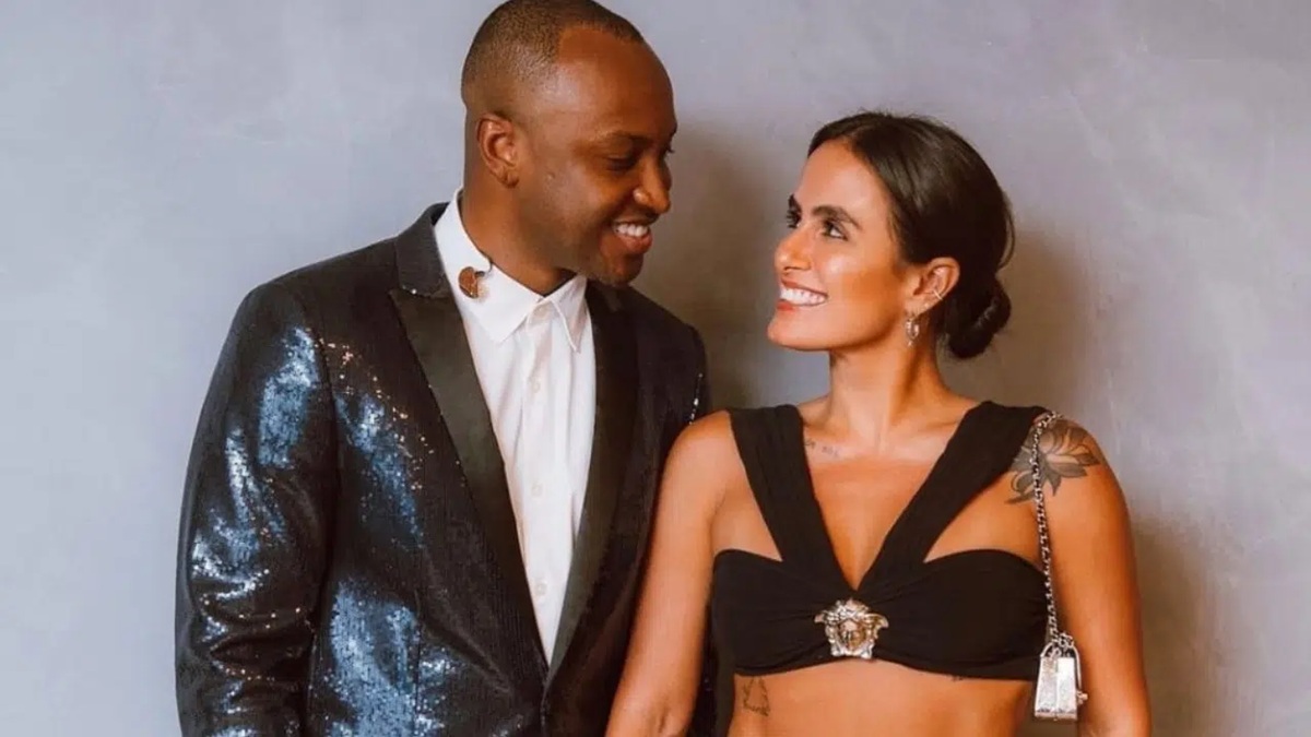 Thiaguinho e Carol Peixinho