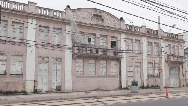 A cidade abrigou A Leoneza Comercial e Industrial