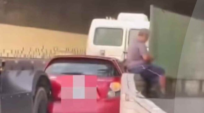 A passagem de veículos precisou ser totalmente interditada para a remoção dos automóveis envolvidos