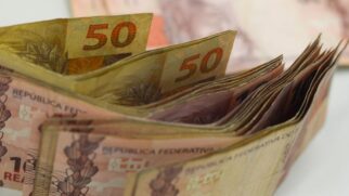 Milhões de brasileiros podem ter dinheiro esquecido