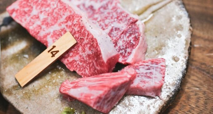 A carne japonesa Wagyu é considerada a mais cara e suculenta do mundo