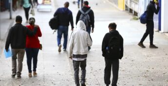 Frente fria se despede, mas 'efeito cebola' vem aí