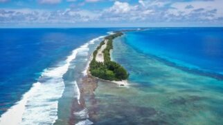 Com apenas 26 km², Tuvalu enfrenta um futuro incerto e assustador