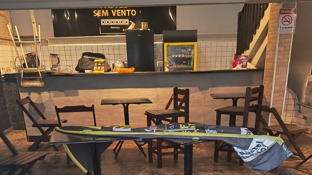 Pastelaria foi devastada pelas fortes chuvas do último sábado (19)