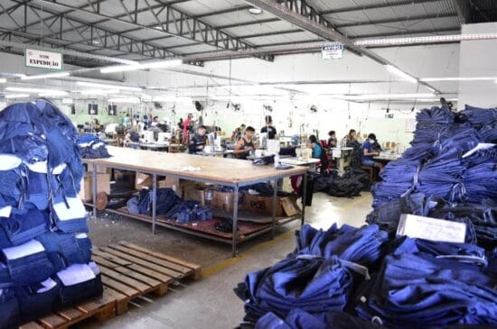 Urupês tem mais de 70 fábricas especializadas na produção de jeans