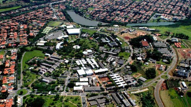 Região também possui várias universidades e polos industriais