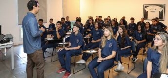 Na última quarta-feira (30), foi a vez dos jovens do Projeto Avançar participarem de mais uma edição do projeto 'Conhecendo as Profissões do Porto'