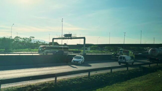 Acidente aconteceu na altura da Vila dos Pescadores, em Cubatão