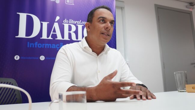 Presidente da Câmara de Santos, Adilson Júnior, este na redação do Diário do Litoral