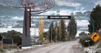 A linda entrada da cidade no auge do inverno catarinense