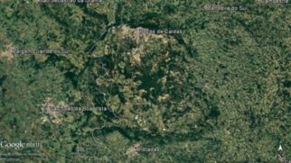 Segundo geólogos, toda essa atividade vulcânica do passado garantiu o surgimento de águas sulfurosas na região