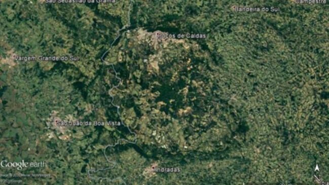 Segundo geólogos, toda essa atividade vulcânica do passado garantiu o surgimento de águas sulfurosas na região