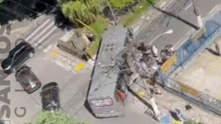 Mulheres são atropeladas por ônibus em Guarujá