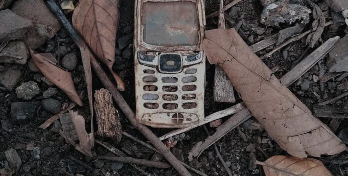 Pesquisadora encontra o celular de Deus / Foto apenas ilustrativa